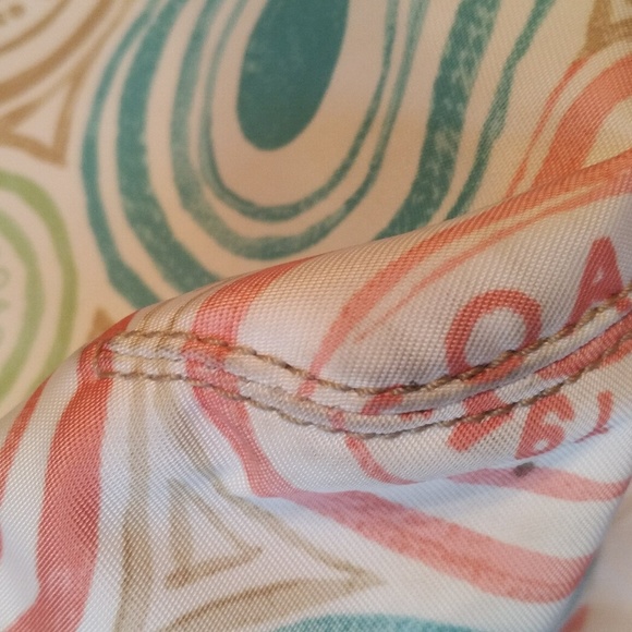 SOLD Coach F19184 Beach Print Multicolor Tote GUC - Picture 6 of 7